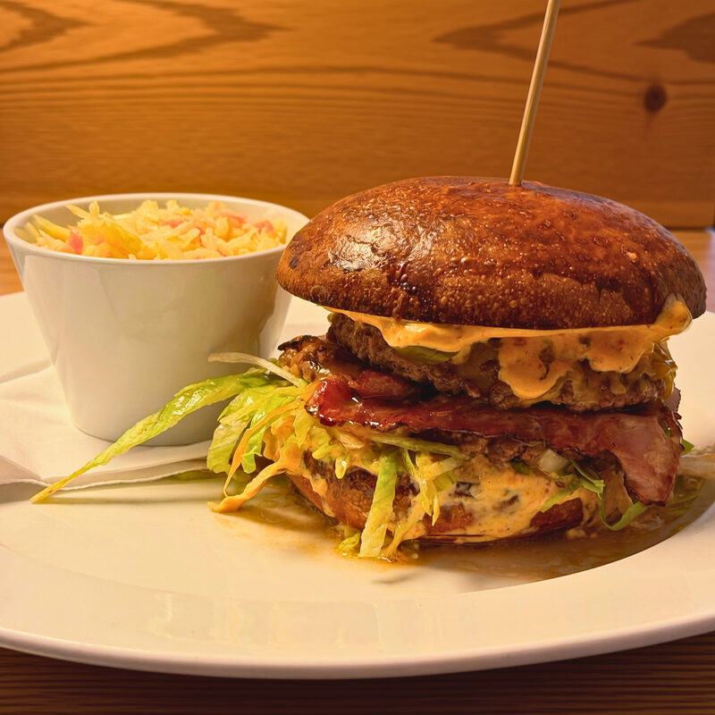 Hovězí smash burger Chlapák s coleslawem